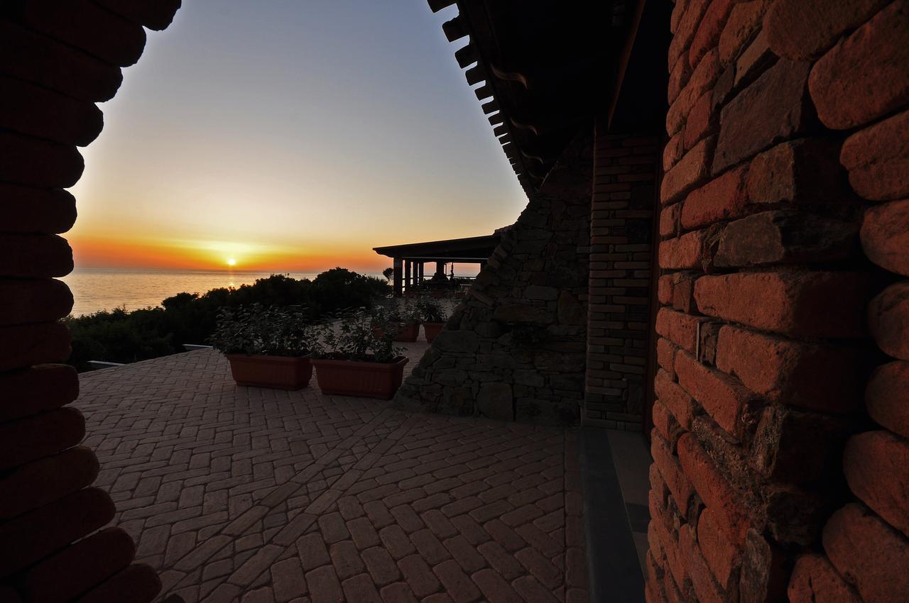 Hotel Corsaro Nero Portu Maga Exterior photo